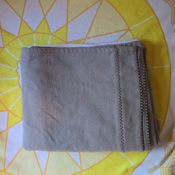 VGUC- Restoration Hardware Baby & Child Wool Gray Crib Skirt - Picture 3 of 13